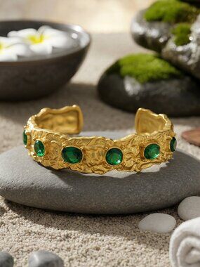 18K Gold Hammered Emerald Green Zirconia Cuff Bracelet Old Money Greek Goddess